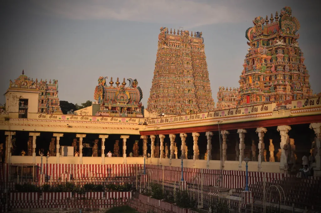 top 10 places need to visit in tamilnadu meenatchi temple